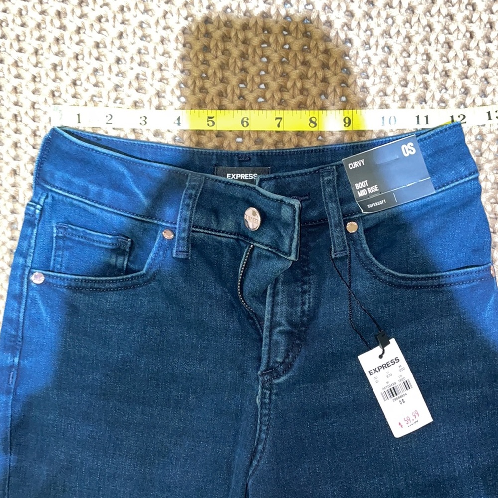 Express Curvy Boot Mid Rise Jeans - Picture 6 of 8